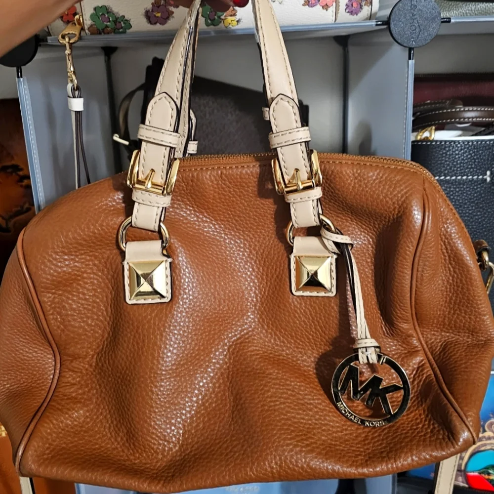 Purse - Picture 1 of 4
